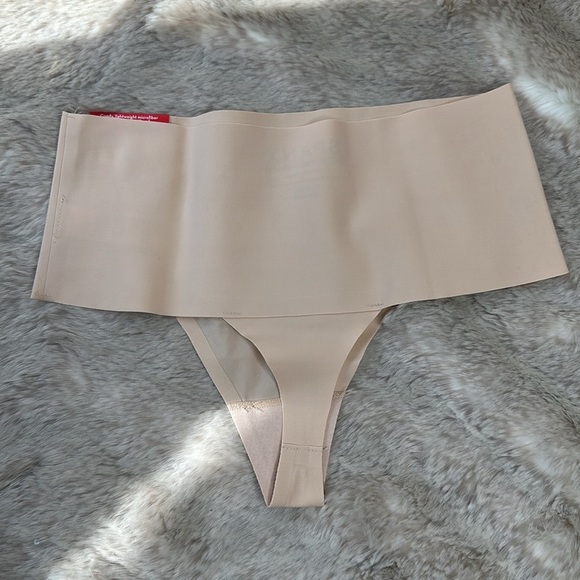 SPANX | Undie-tectable® Smoothing Thong, in Soft Nude, Size S, NWT - Picture 4 of 11